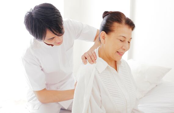 姿勢の悪さもしっかり整えます | 今福鶴見駅から歩いて4分のあんず整骨院